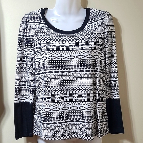 Cleo Petites Long Seeve Black and White Sweater - Picture 1 of 6